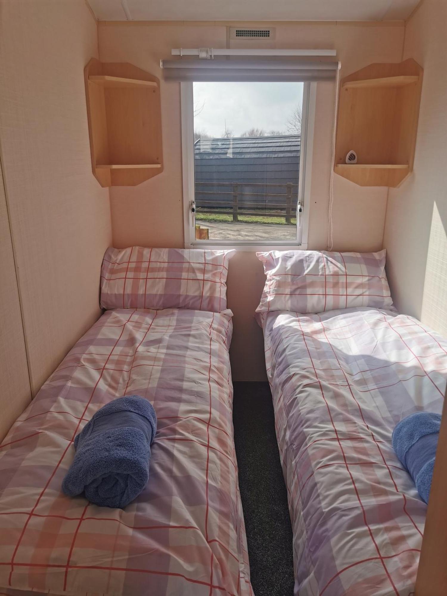 N28 Chill Place Minimum Of 2 Nights At At All Times Please Be Aware Passes Must Be Purchased From Reception Seperately Costs Dependant On Stay Tunstall  Exterior photo